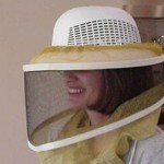 BEE VEIL TIE ON